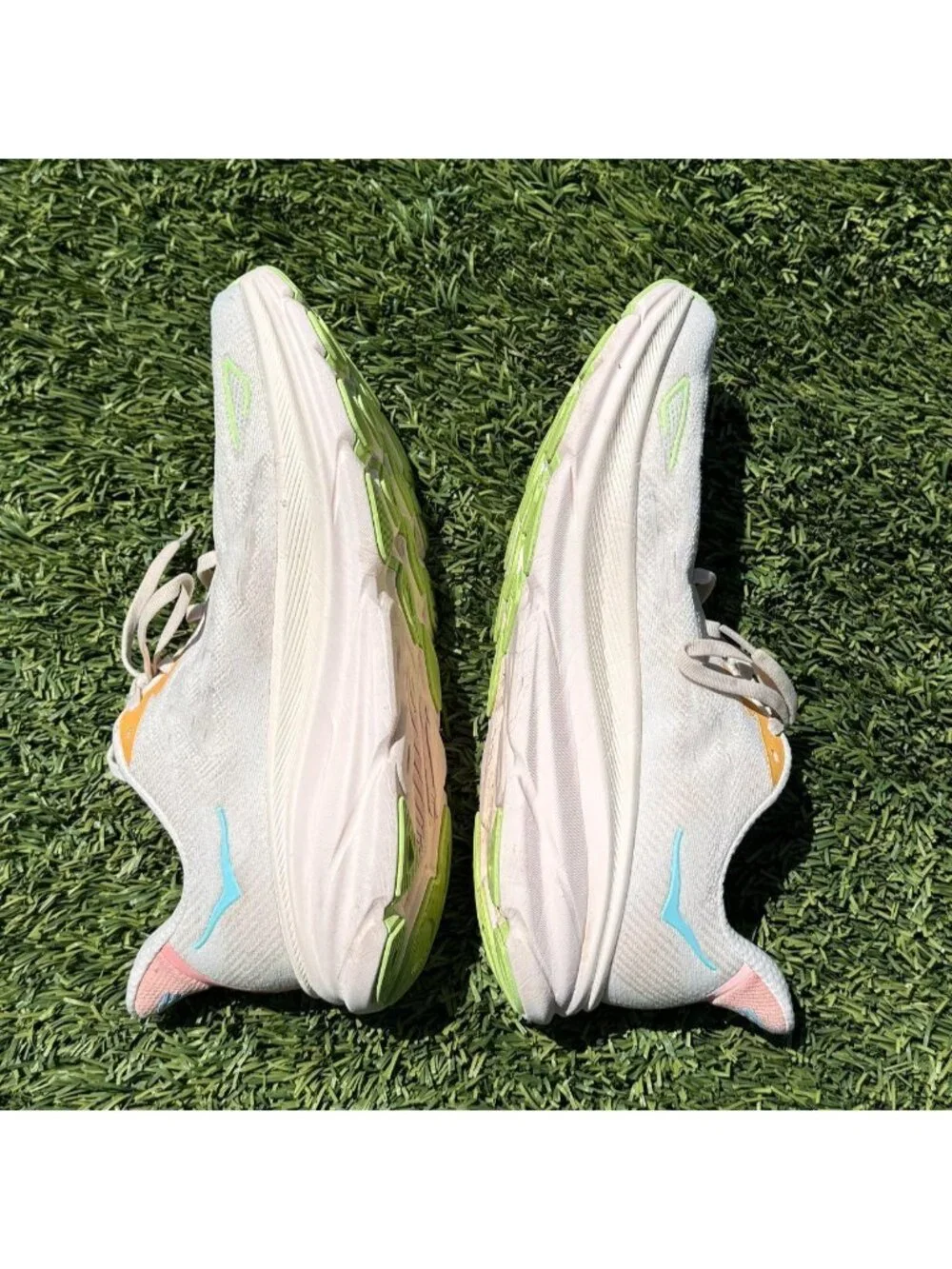 Hoka Clifton 9 Vanilla/Astral Size 11 Women’s